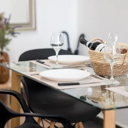 Cozy 2bd 100gb Tourist Area 50m From Sea Apartament