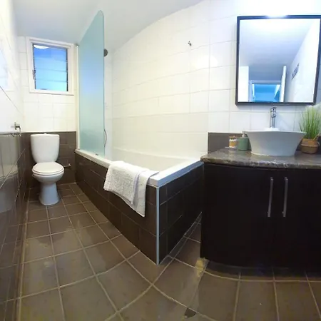 Cozy 2bd 100gb Tourist Area 50m From Sea Limassol
