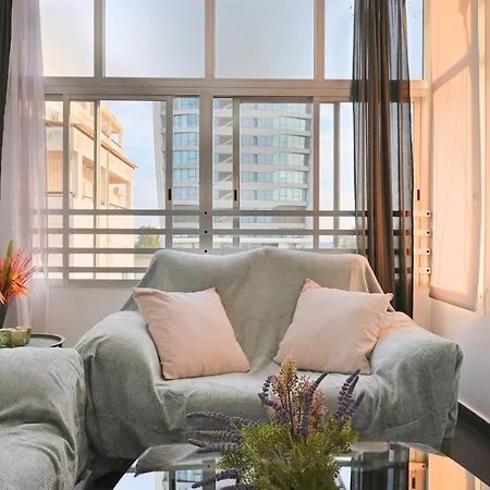 Cozy 2bd 100gb Tourist Area 50m From Sea Apartament