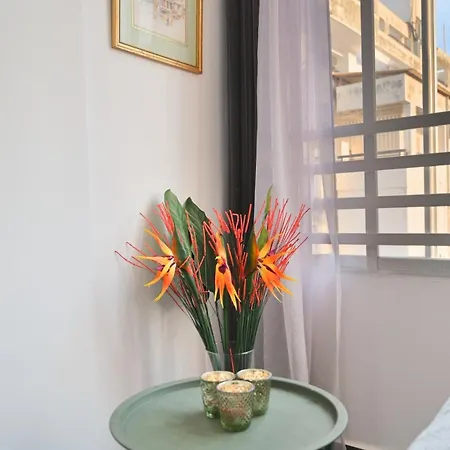 Apartament Cozy 2bd 100gb Tourist Area 50m From Sea